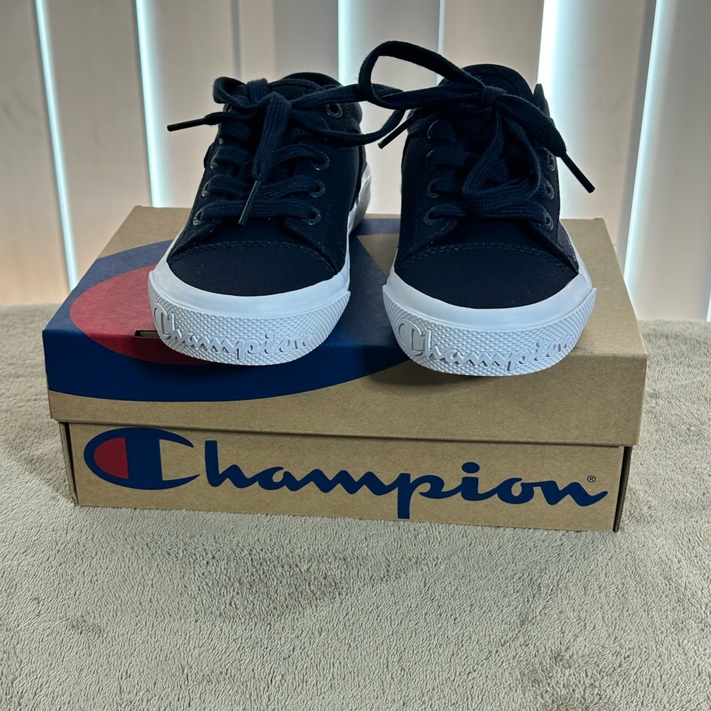 Girls canvas sneakers